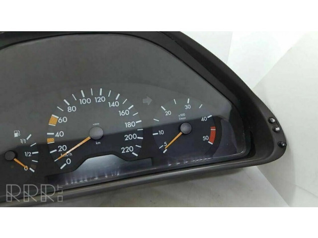 Přístrojová deska Mercedes-Benz E W210 2001 2105401248