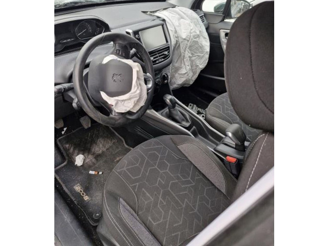 Блок предохранителей     Peugeot 2008 I    