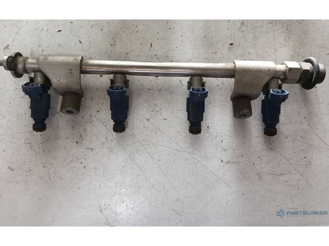 Топливная рампа 7e240452 KIA Ceed