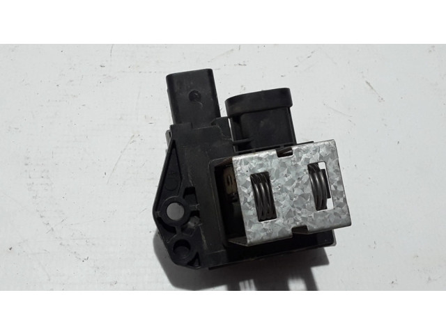 Реле вентилятора охлаждения