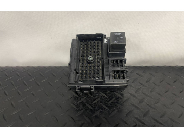 Блок предохранителей  15770992, 102561   Chevrolet Tahoe    