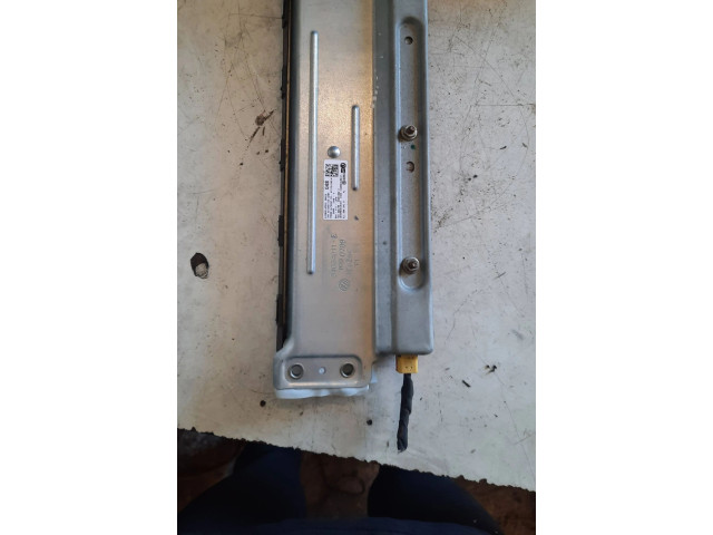 Подушка безопасности для колен 34034011 Skoda Yeti (5L)