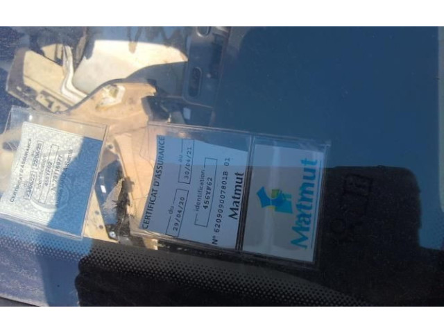 Pojistková skříňka Радио/ проигрыватель / навигация NT Opel Zafira B 2008