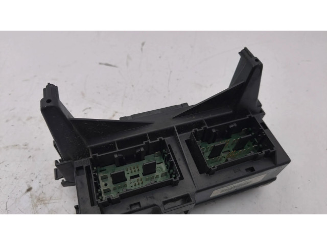 Блок предохранителей 04692073AB   Jeep Grand Cherokee (WK)    