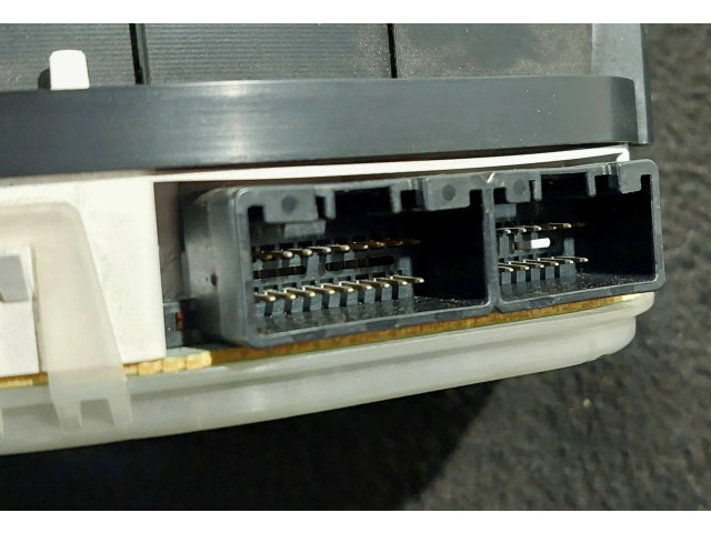 Přístrojová deska Mazda 323 F 2002 20809162824