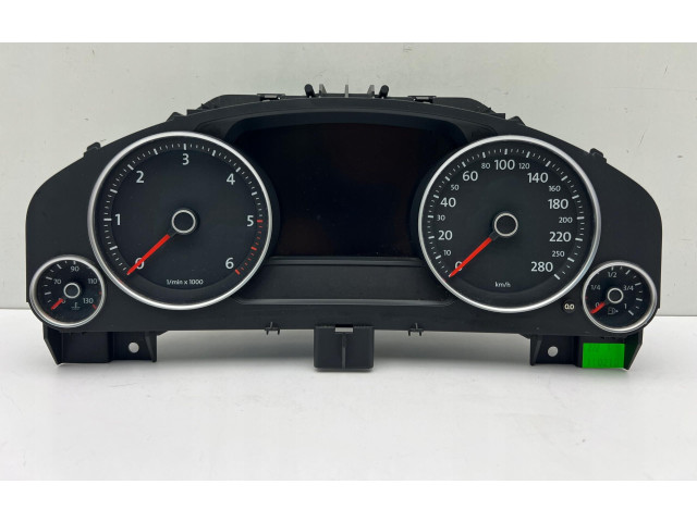 Přístrojová deska Volkswagen Touareg II 2014 7P6920880P