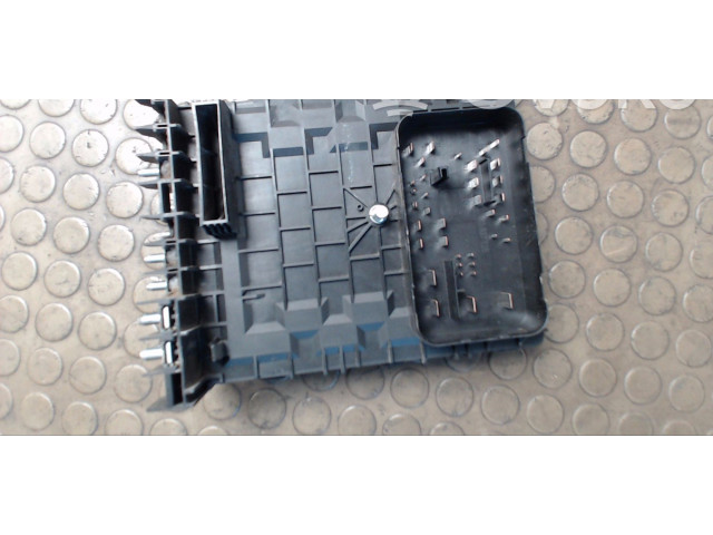 Блок предохранителей 1K0937125, 0000 Volkswagen Caddy