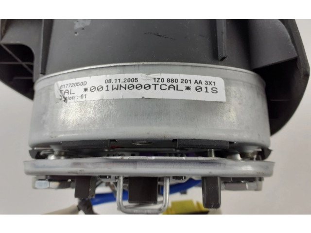 Подушка безопасности водителя 1Z0880201AA, E509E316931U176   Skoda Octavia Mk2 (1Z)