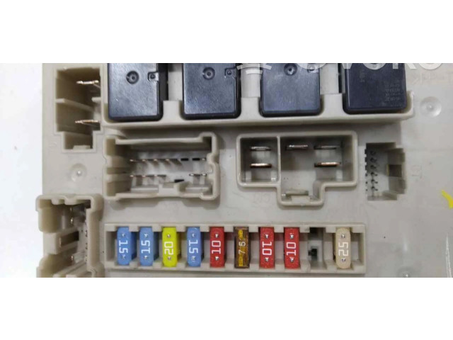 Блок предохранителей 902665 Renault Clio III