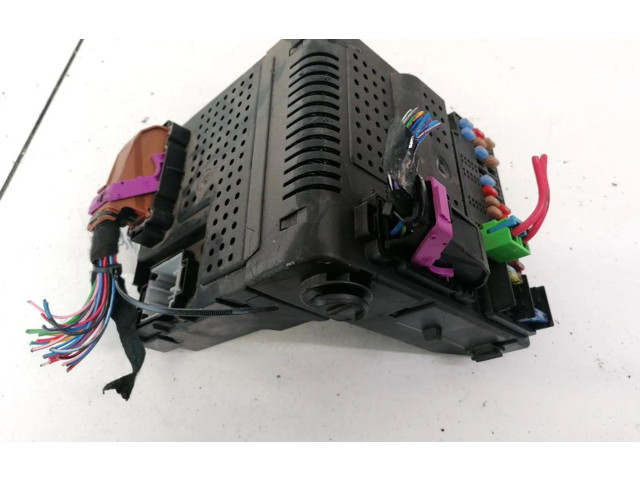 Блок предохранителей  30795114, 28073267   Volvo V70    