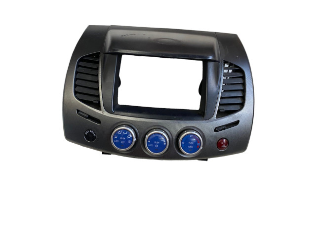 Блок управления климат-контролем Mitsubishi L200