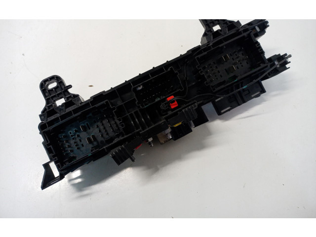 Pojistková skříňka 1034405-00-E Tela Model S 2019