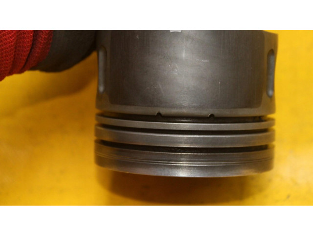 Píst Mercedes-Benz E W211