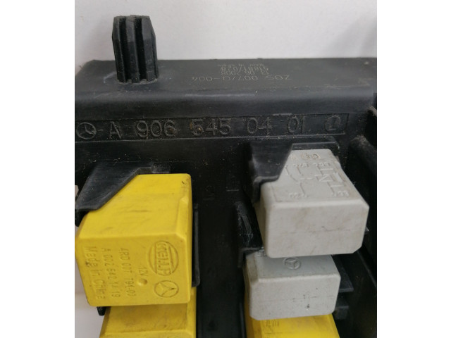 Блок предохранителей A9065450401 Mercedes-Benz 309