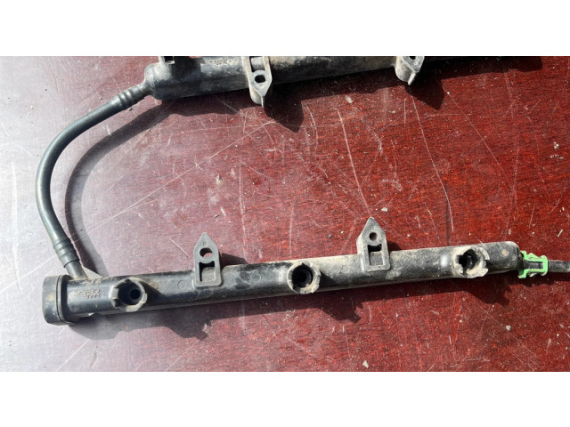 Топливная рампа 04593923AA, F00HF00298   Chrysler Voyager 3.6 