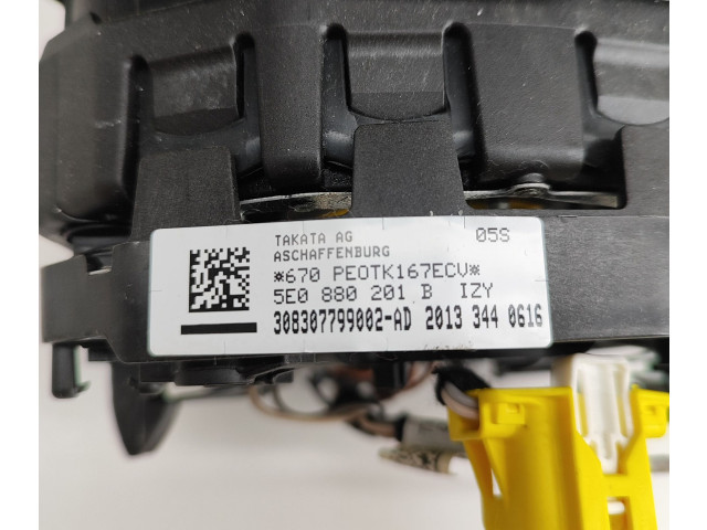 Подушка безопасности водителя 5E0880201B, 308307799002AD   Skoda Octavia Mk3 (5E)