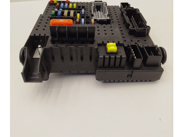 Блок предохранителей 30728512, 28017881   Volvo V70    