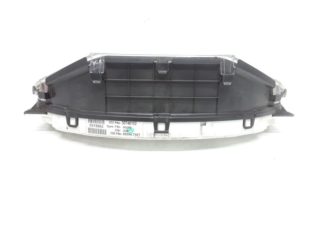 Панель приборов 30746102 Volvo V70