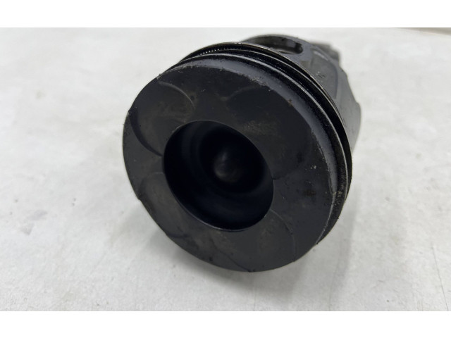  Поршень с шатуном    Saab 9-5  