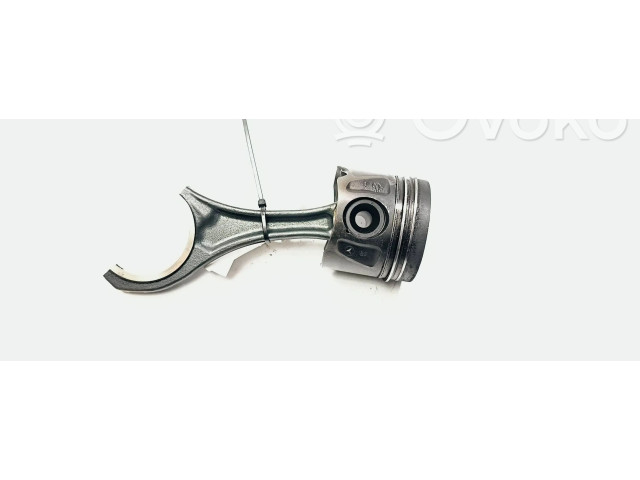 Поршень Mitsubishi Montero