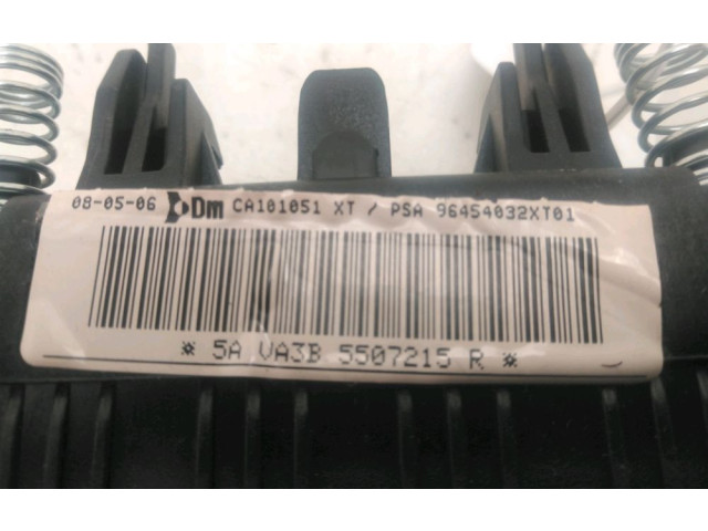 Přístrojová deska Citroen Berlingo 2006 98158975XT, 96454032XT01