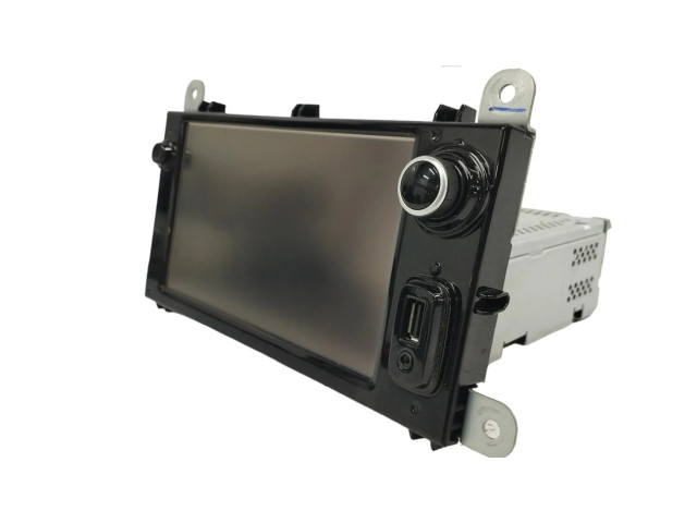 Радио/ проигрыватель CD/DVD / навигация