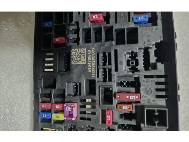 Блок предохранителей 68347016AD Jeep Grand Cherokee WL