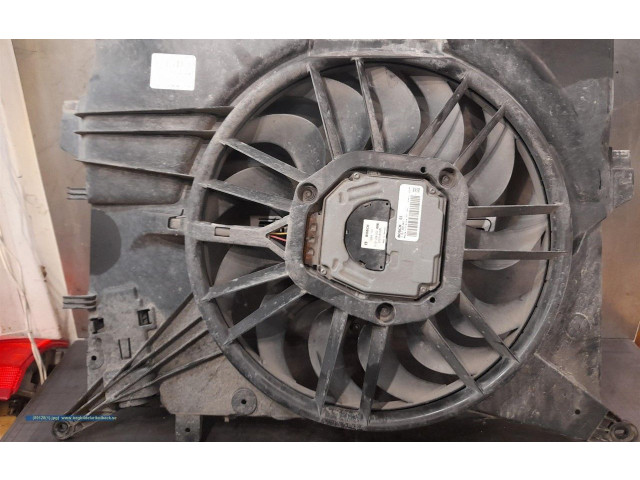 Электрический вентилятор радиаторов  30749760   Volvo V70 