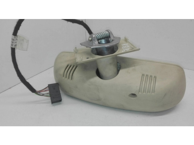 Зеркало заднего вида (в салоне)