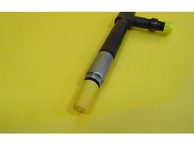 Форсунка Mazda Premacy