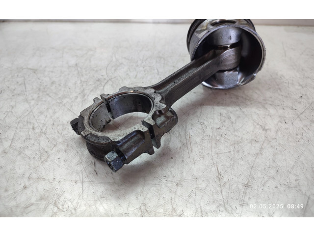  Поршень с шатуном    Nissan X-Trail T30  