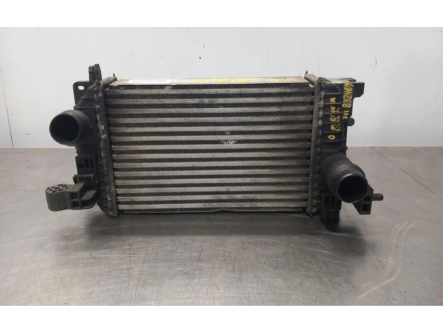 Интеркулер  13283253   Opel Meriva B 