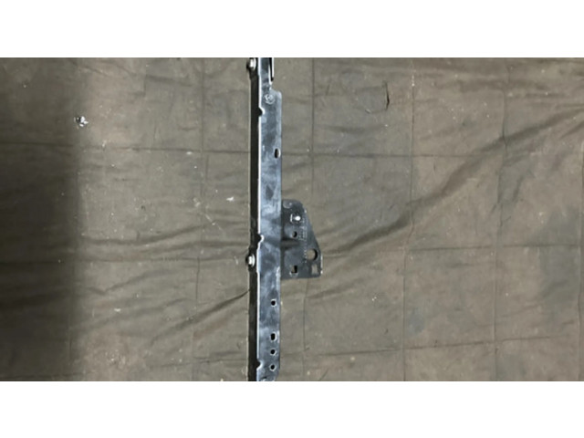 Другая деталь отсека двигателя