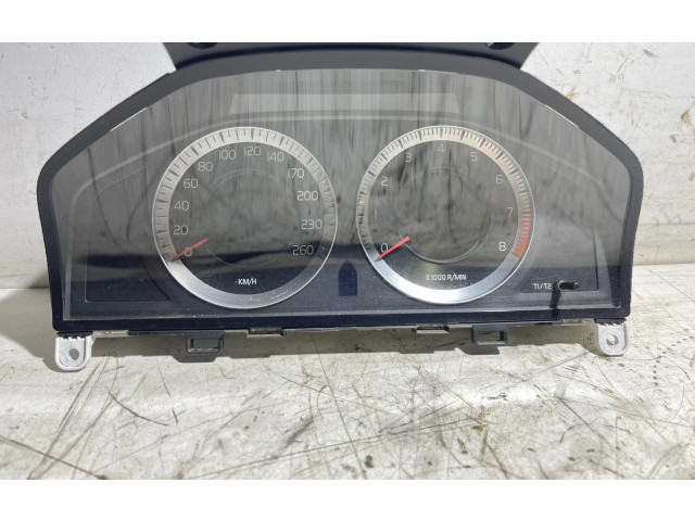 Панель приборов 31270900AA, 69399310U   Volvo V70       