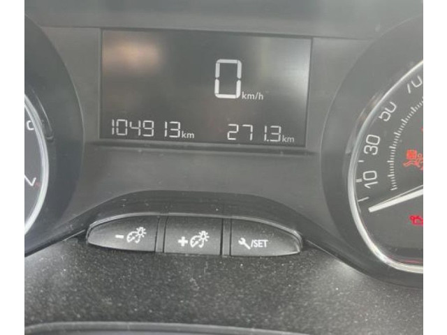 Спидометр (приборный щиток)    9805408680   Peugeot 2008 I