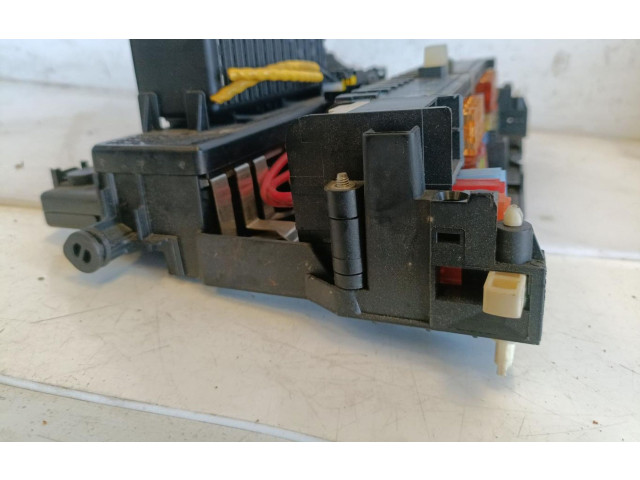 Блок предохранителей 8364542   BMW X3 F25    