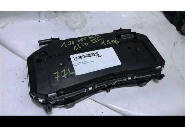 Панель приборов    Renault Clio III       