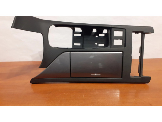 Другая центральная деталь консоли (туннеля)