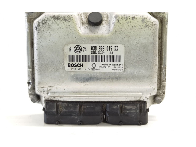 Блок управления двигателя 038906019DD Volkswagen Golf SportWagen