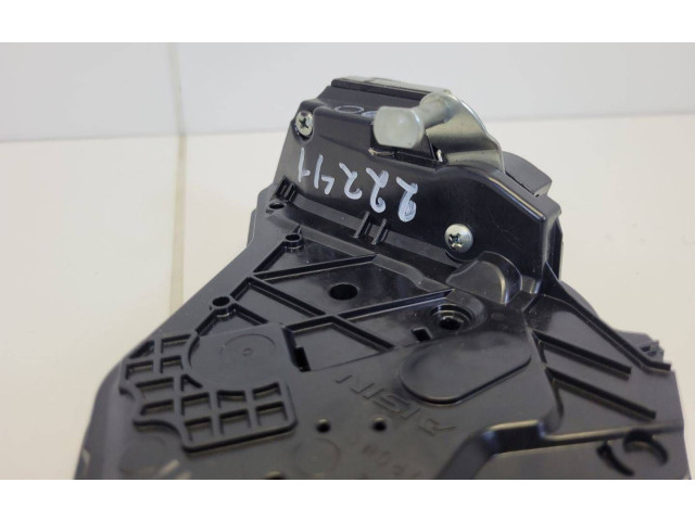 Zámek zadních dveří Peugeot 108 2021