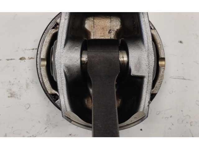 Поршень с шатуном 53022258AE, 53022258AD Dodge Challenger