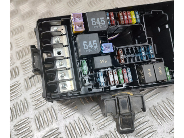 Блок предохранителей  5Q0937132A, 5Q0907361G   Audi Q3 F3    