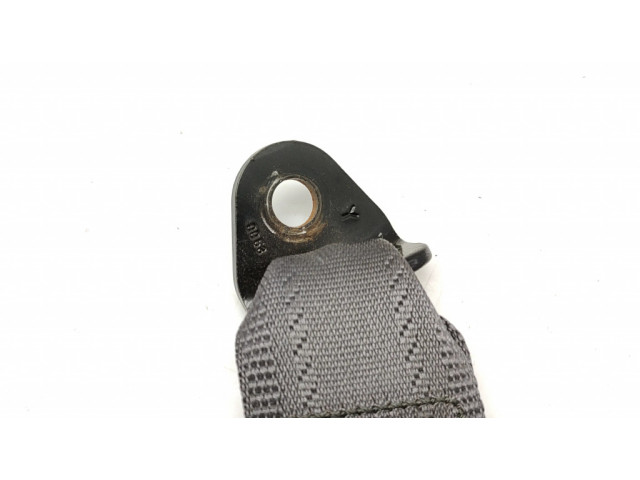 Средний ремень безопасности ()