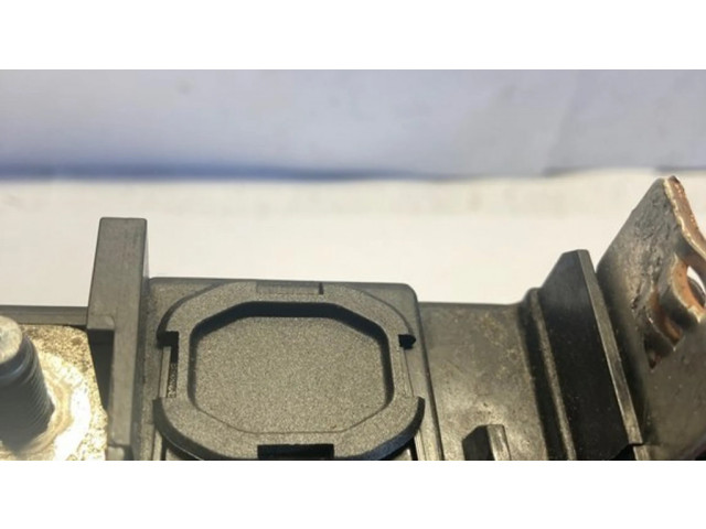 Узел подключения плюсовых проводов