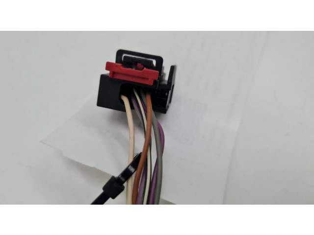 Zpětné zrcátko pravé Volkswagen Touran I 2004  E1010744  