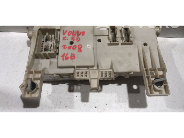 Блок предохранителей 31268178, 31268178 Volvo C30