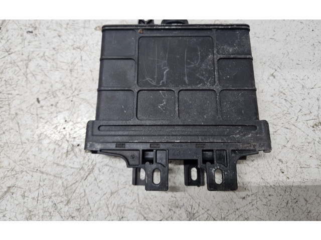 Блок управления коробкой передач 01M927733HP   Volkswagen Bora