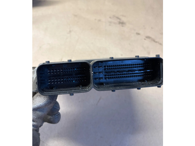 Řídící jednotka 03G906016GP, 1039S08125 Volkswagen Caddy 2005