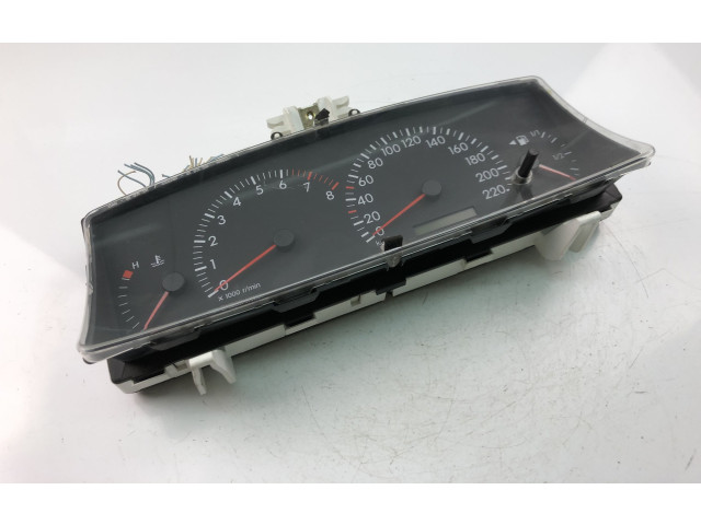 Přístrojová deska Toyota Corolla E120 E130 2003 8380002800