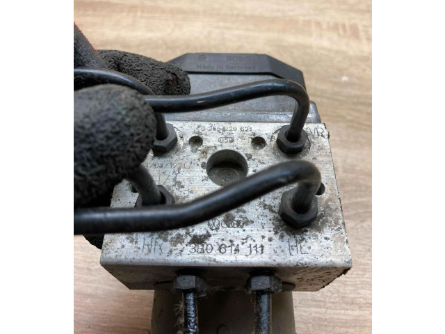 Блок АБС 0273004573, 3B0614111 Skoda Superb B5 (3U) 2001 - 2008 года